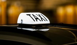 Почему пассажиры выбирают премиум-такси: плюсы и минусы